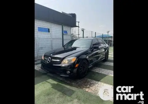 Tokunbo 2010 Mercedes Benz C300 - 3/5