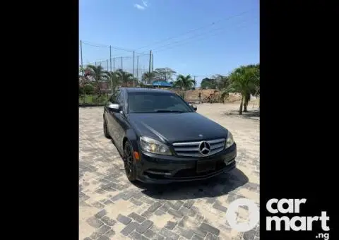 Clean 2011 Upgraded To 2014 Mercedes Benz C300 - 4/5