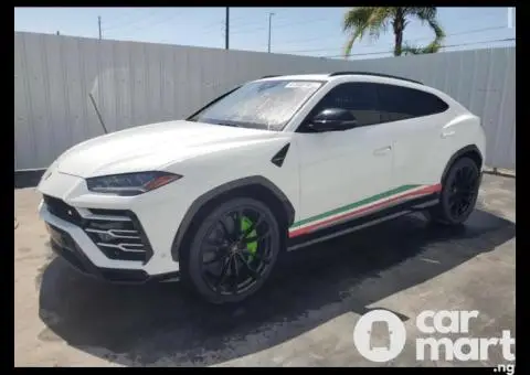 2019 Lamborghini Urus - 2/5