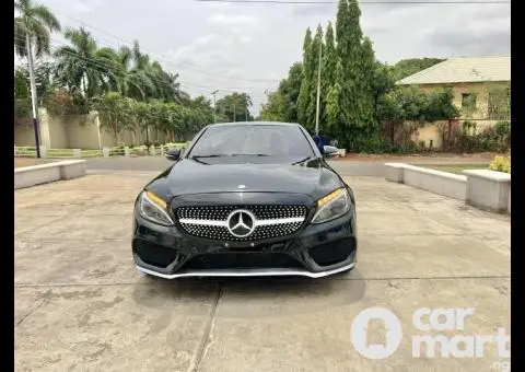 Super clean 2016 Mercedes Benz C300 4Matic - 1/5