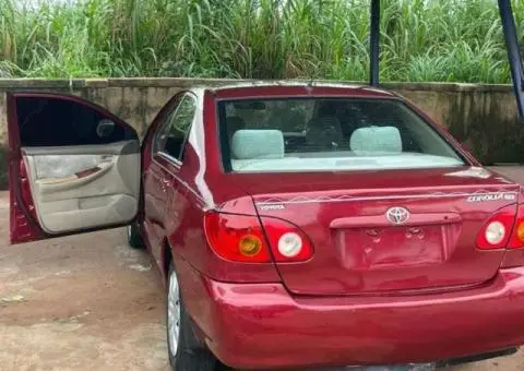 Clean 2004 Toyota corolla - 2/5