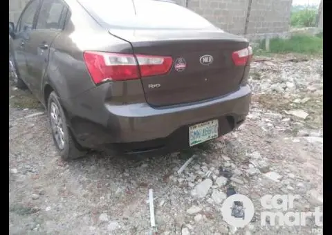 Used 2013 Kia Rio (manual) - 1/5