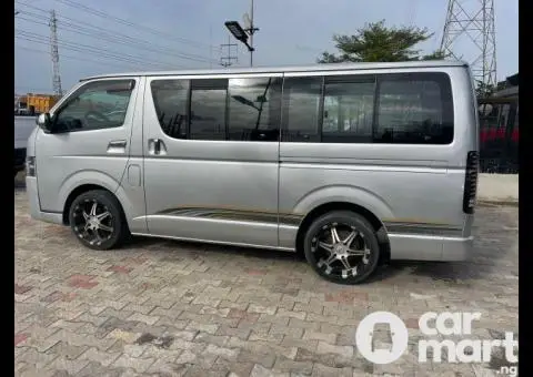 Foreign Used 2015 Toyota Hiace Bus (Hummer Bus) - 4/5