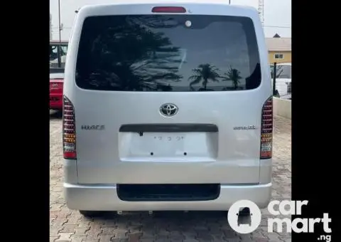 Foreign Used 2015 Toyota Hiace Bus (Hummer Bus) - 5/5