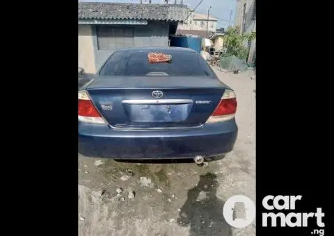 Used 2004 Toyota Camry - 2/5