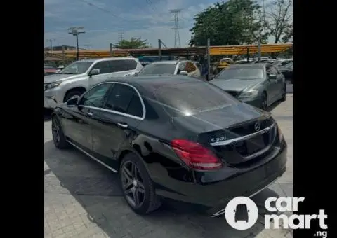 Tokunbo 2015 Mercedes Benz C300 - 1/5