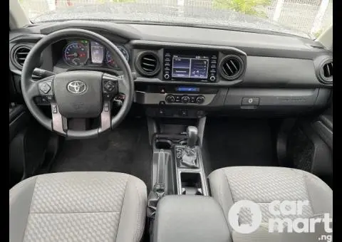 2021 Foreign-used Toyota Tacoma - 2/5