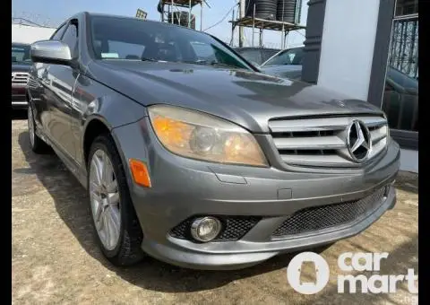 Nigerian Used 2008 Mercedes Benz C300 - 2/5