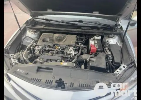 Tokunbo 2018 Toyota Camry LE - 4/5