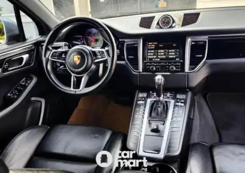 Foreign used 2018 Porsche Macan S - 2/5