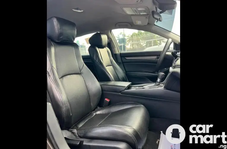 Tokunbo 2018 Honda Accord - 2