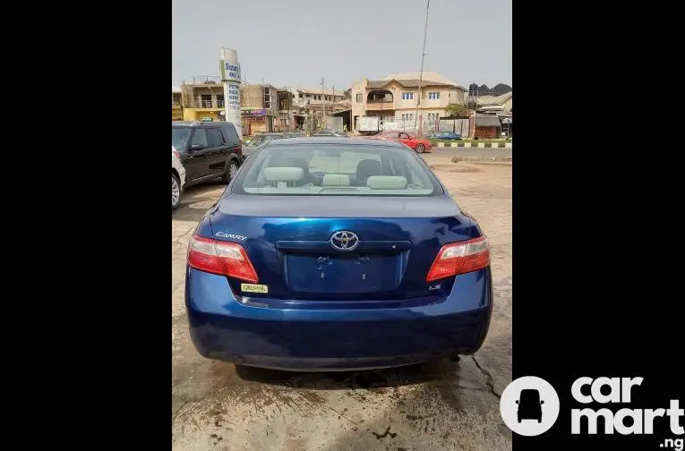 Foreign used 2008 Toyota Camry - 2/4