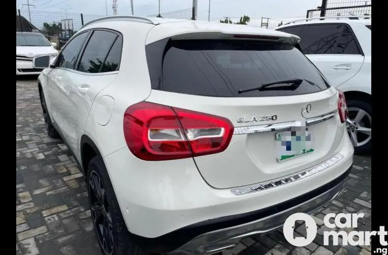 Pre-Owned 2015 Mercedes Benz GLA250 - 5/5