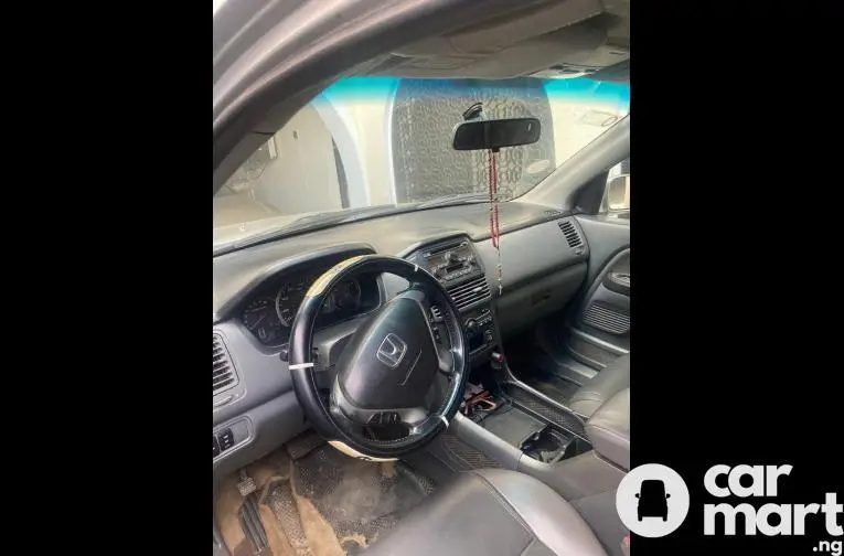 Neatly Used Registered 2005 Honda Pilot (still first body) neat interior and exterior - 2/5