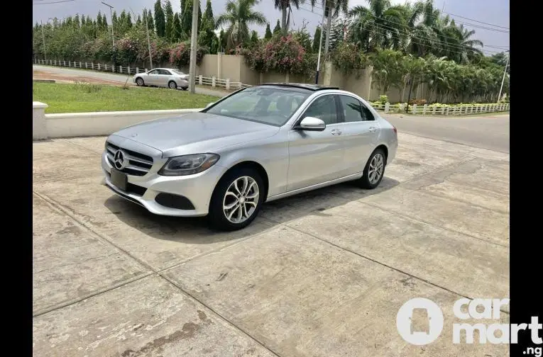 Foreign used 2017 Mercedes Benz C300 - 1/5