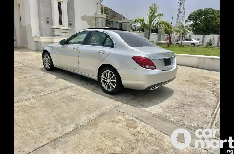 Foreign used 2017 Mercedes Benz C300 - 4/5