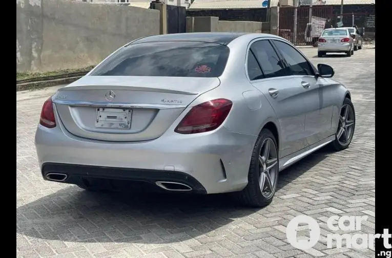 Tokunbo 2016 Mercedes Benz C400 - 5/5