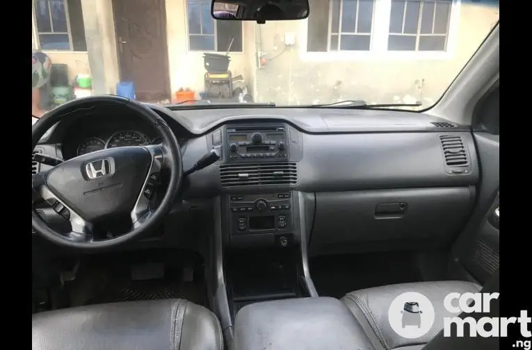 Clean Registered 2004 Honda Pilot - 2/5