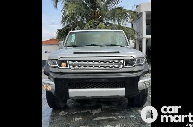 Pre-Owned 2008 Toyota FJ Cruiser - 2/4