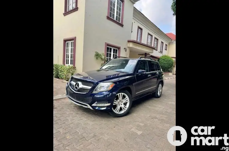 Super clean Full Option 2014 Mercedes Benz GLK350 - 1/5