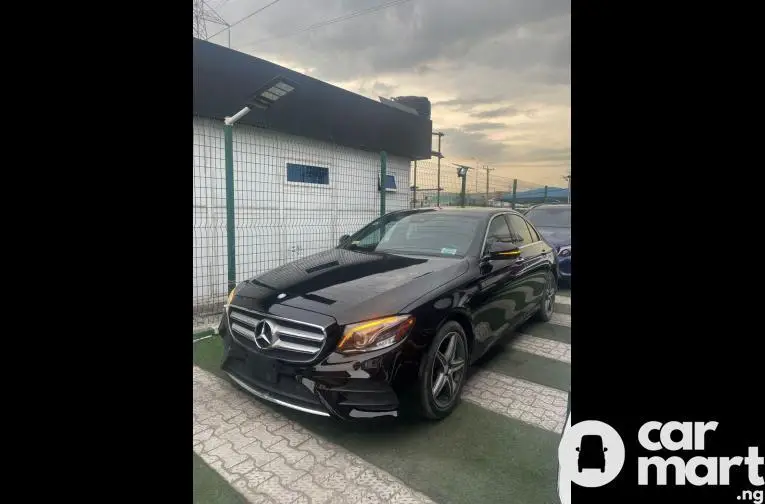 Pre-Owned 2017 Mercedes Benz E300 - 2/5