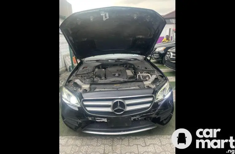 Pre-Owned 2017 Mercedes Benz E300 - 4/5