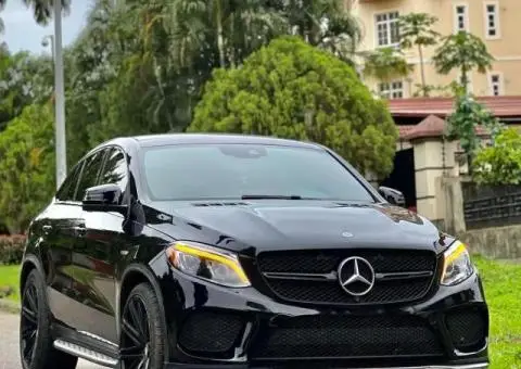 Super clean 2018 Mercedes Benz GLE43 AMG - 2/5