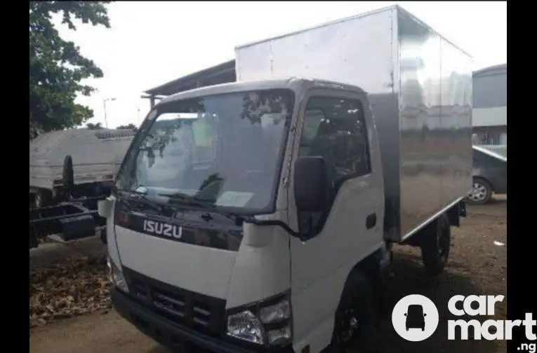 Isuzu NQR 3 Tons Truck - 1/4