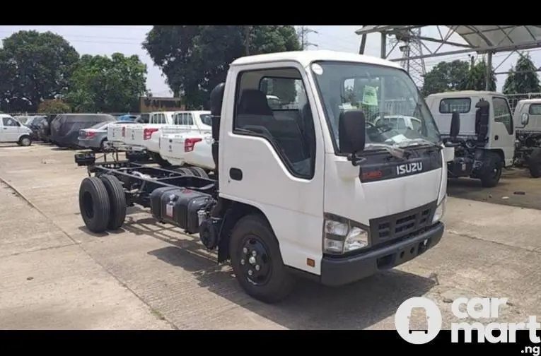 Isuzu NQR 3 Tons Truck - 3/4