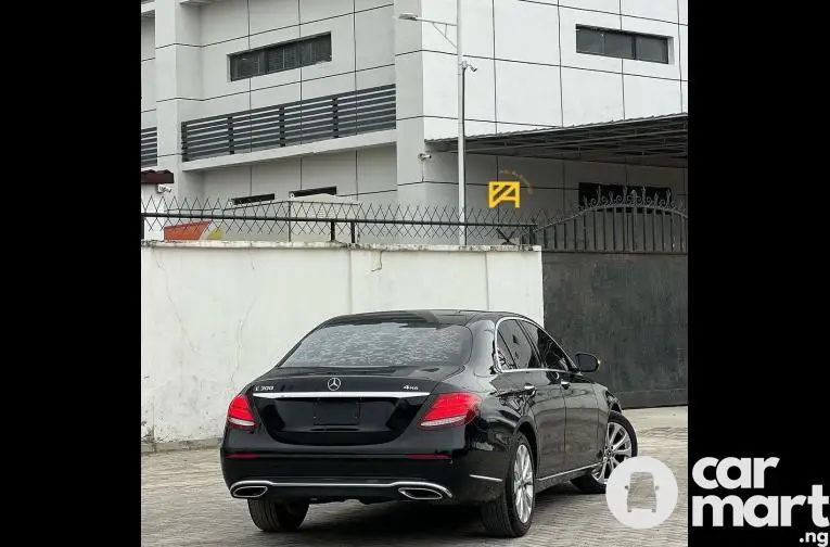 2017 Mercedes Benz E-300 4Matic