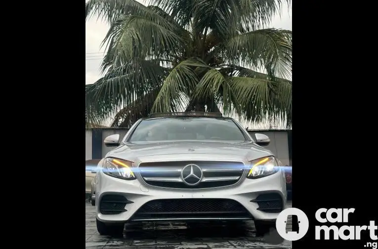 Tokunbo 2019 Mercedes Benz E300 - 3/5