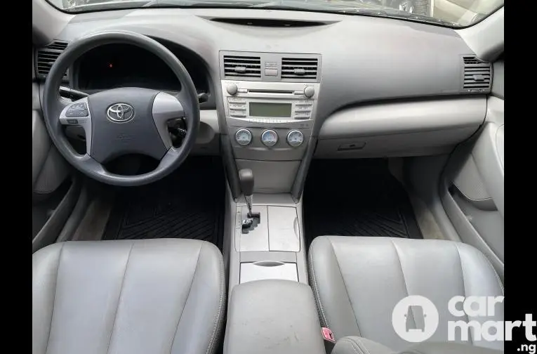 2010 Foreign-used Toyota Camry LE - 2/5