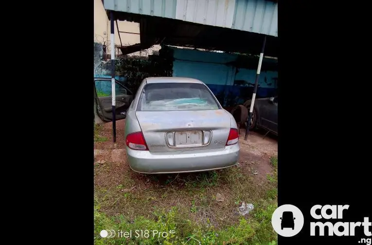 Used Nissan Sentra 2004 - 4/4