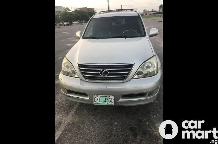 Clean First Body 2005 Lexus GX470 - 1/5