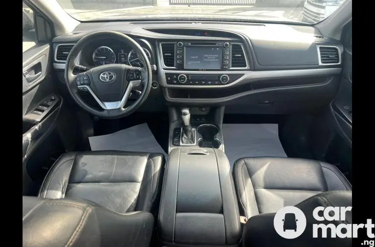 Tokunbo 2014 Facelift to 2018 Toyota Highlander XLE - 2/4