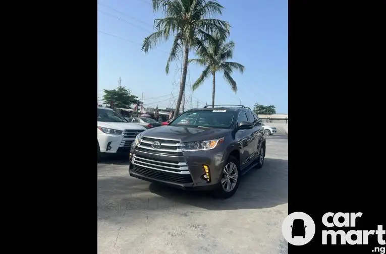 Tokunbo 2014 Facelift to 2018 Toyota Highlander XLE - 3/4