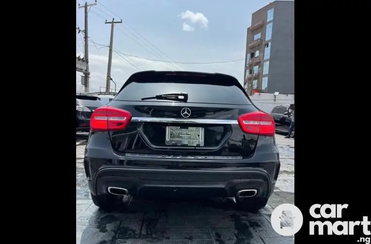 Pre-Owned 2017 Mercedes Benz GLA250