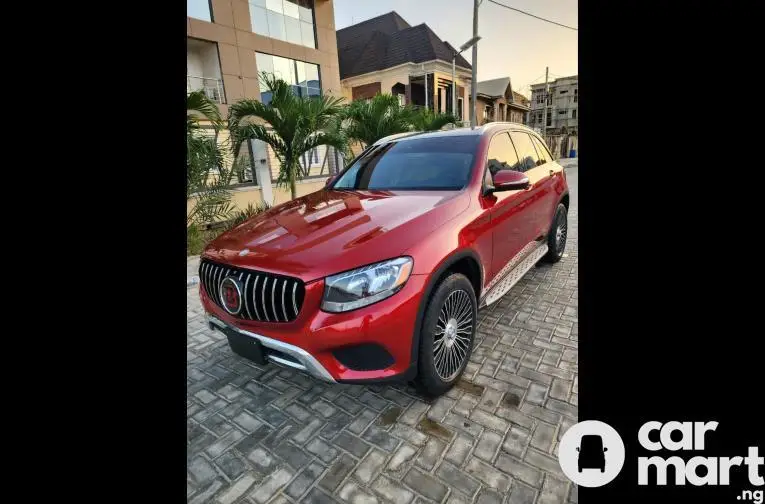 Tokunbo 2016 Mercedes Benz GlC300 - 3/5