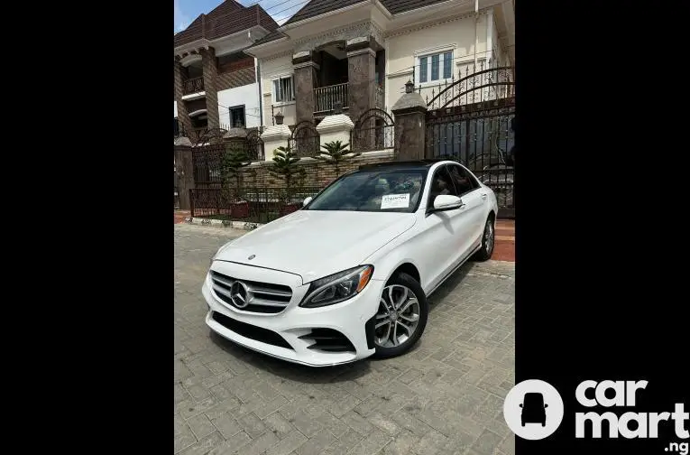 Foreign used 2016 Mercedes Benz C300 - 3/5