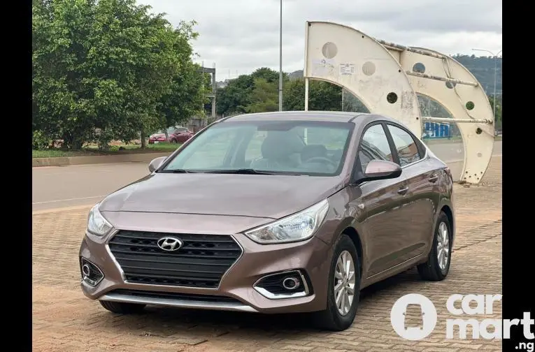 Was bought brand new 2019 Hyundai Accent - 2/5