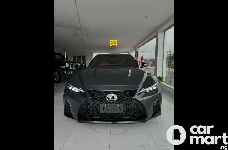 2023 Lexus IS500