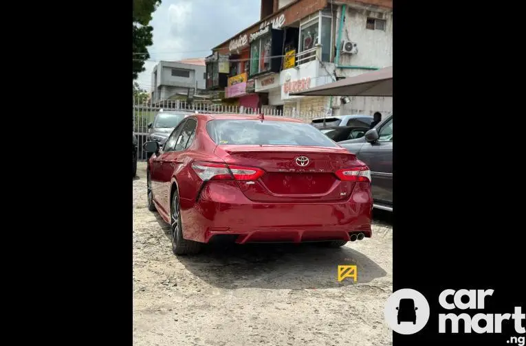 2019 Toyota Camry SE - 5/5