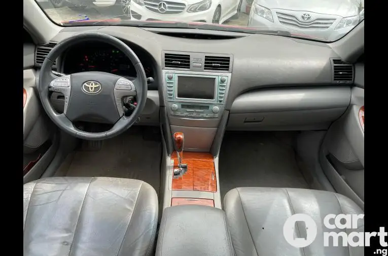 Nigerian Used 2009 Toyota Camry XLE - 2/5