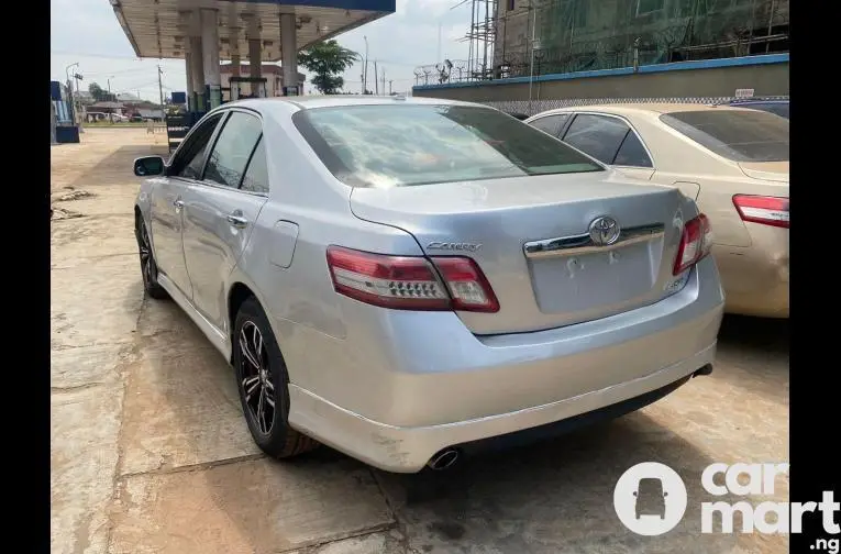 Used Toyota Camry 2010 SE - 5/5