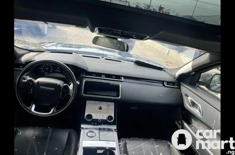 Tokunbo 2018 Range Rover Velar (P380) SE - 3/5