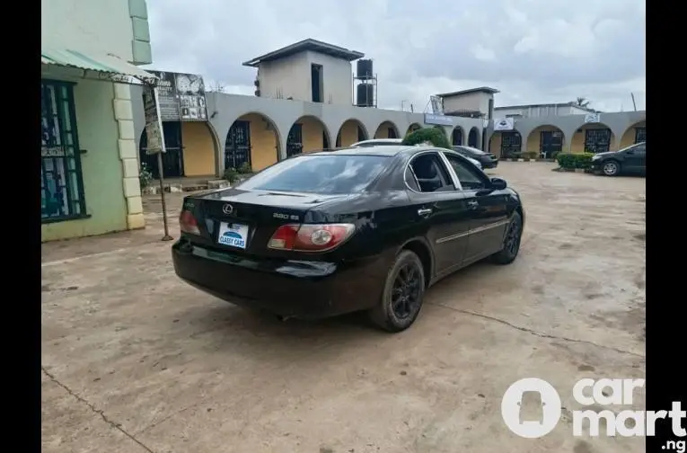 Used 2004 Lexus ES330 - 2/5