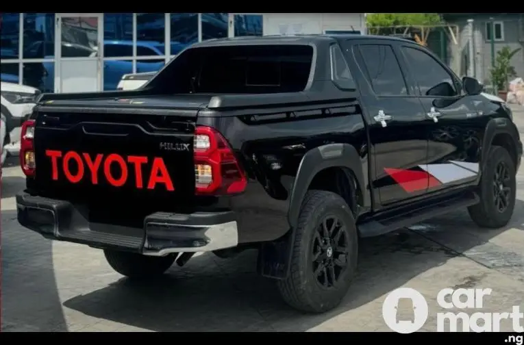 Tokunbo 2020 Facelift to 2023 Toyota Hilux (Adventure) - 4/5