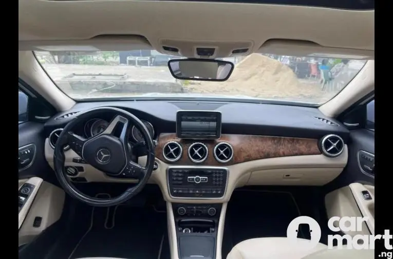 Tokunbo 2015 Mercedes Benz GLA250 - 3/5