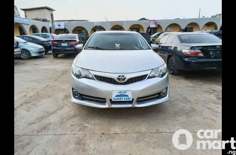 Used 2012 Toyota Camry Spider - 2/5