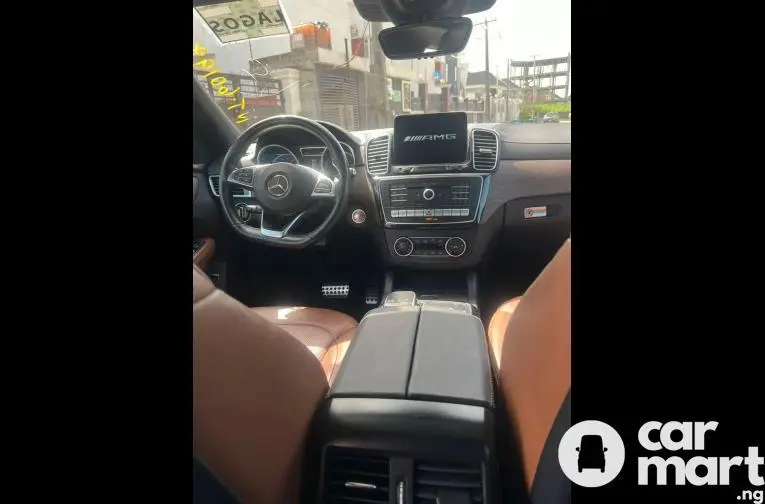 Tokunbo 2017 Mercedes Benz GLE43 - 3/5